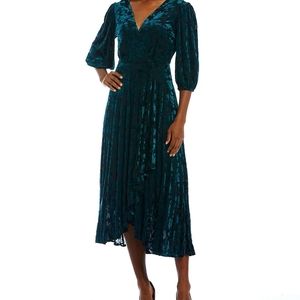 Calvin Klein Burnout Velvet V-Neck 3/4 Sleeve Faux Wrap Midi Dress Dark Green